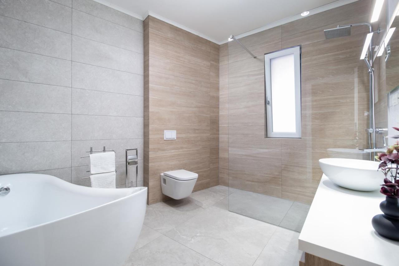 Charlotte Piata Unirii - Free Private Parking 2Bedrooms Apartment Oradea Exterior foto