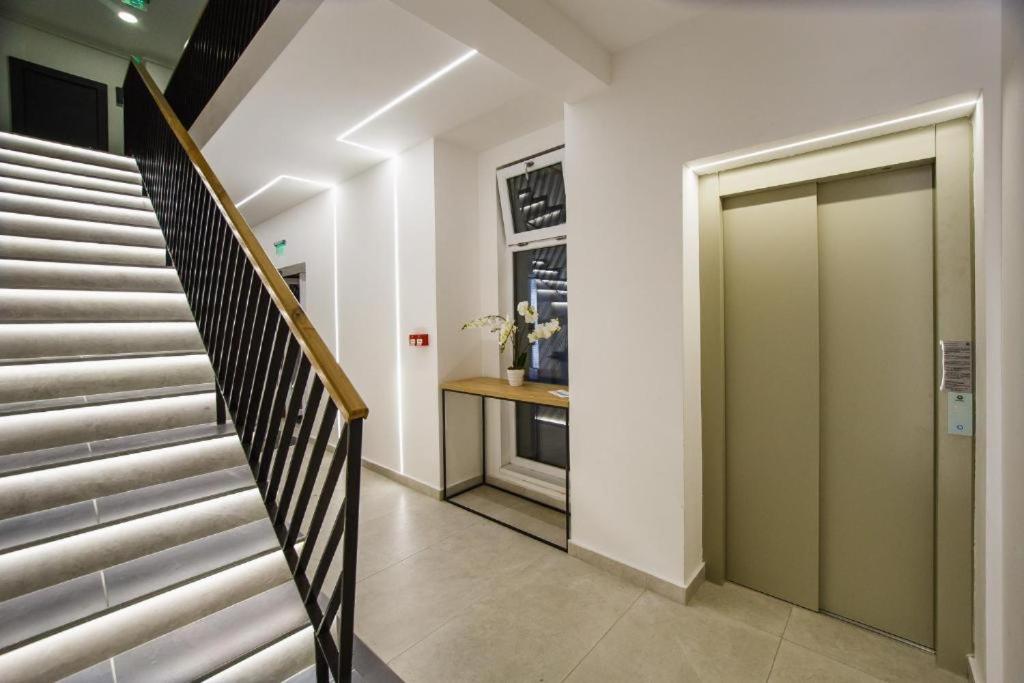 Charlotte Piata Unirii - Free Private Parking 2Bedrooms Apartment Oradea Exterior foto